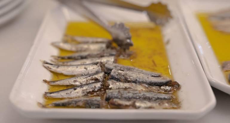 Acciughe marinate